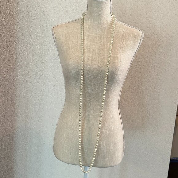 Vintage Long String of Glass Pearls - Picture 2 of 7